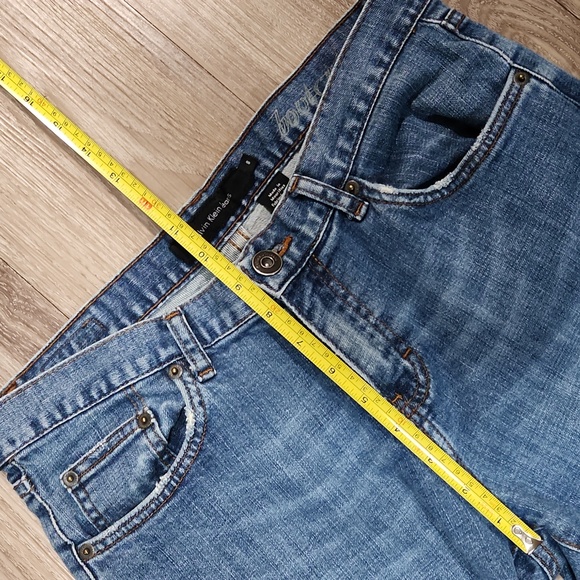 Calvin Klein Jeans Y2K Women's Size 8 Bootcut Distressed Blue Jeans Short 🌟 - Picture 13 of 16